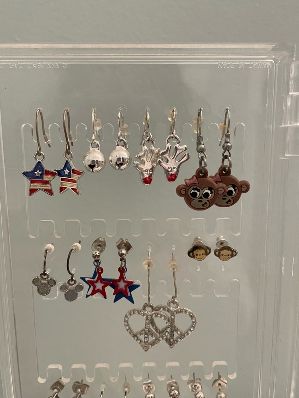 20 pairs children earrings & clear Acrylic Organizer, Multiple Transparent - Picture 2 of 11